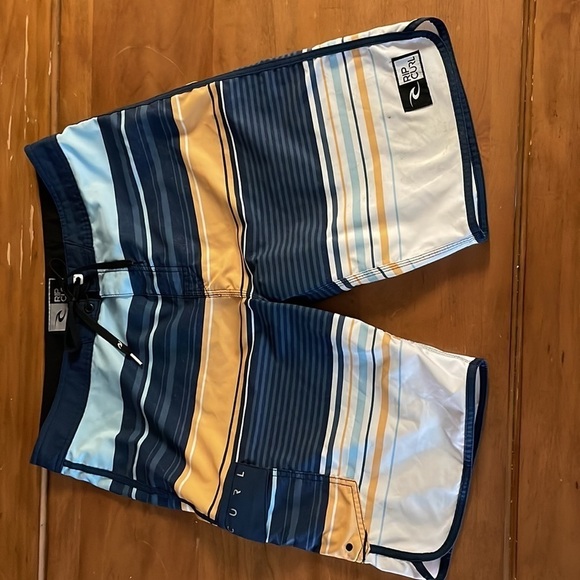 Rip Curl Board Shorts Size 34 - Picture 3 of 8